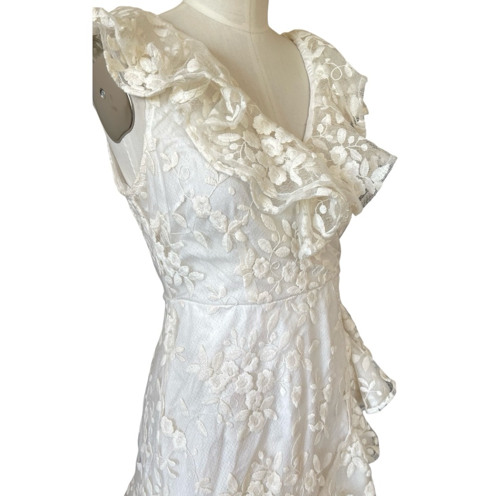 ❤️ BB Dakota ‘Harlow’ Ivory Embroidered Ruffle Wrap Dress - Picture 7 of 13